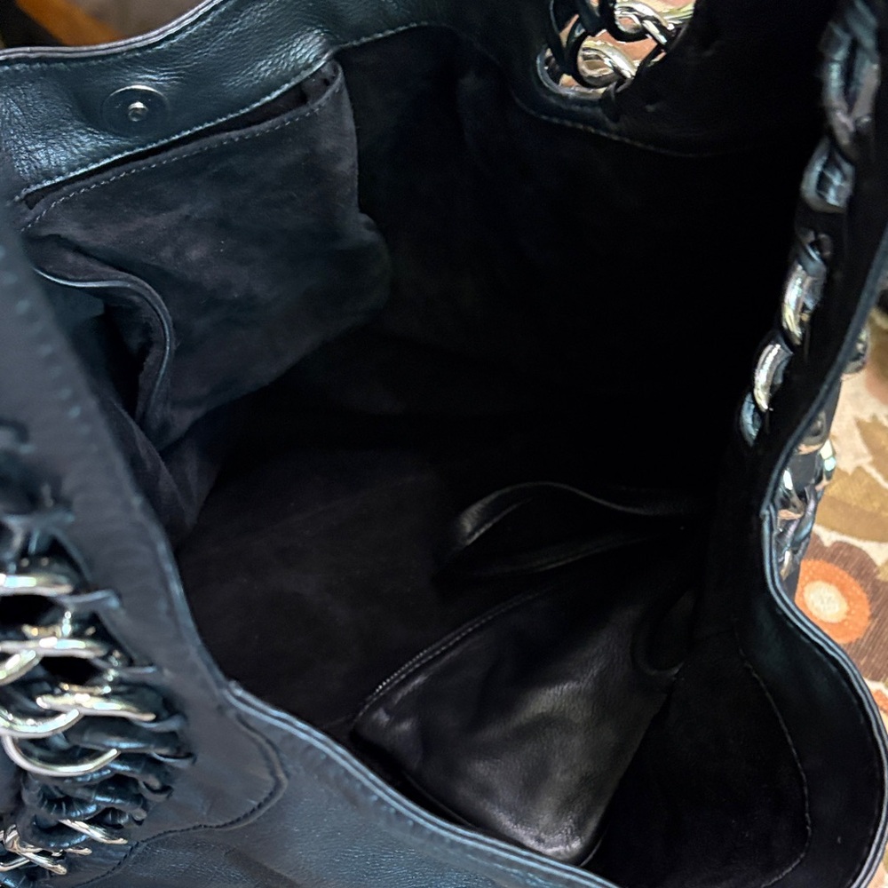 Michael Kors Black Leather Chain-Detail Shoulder Bag - Picture 8 of 10